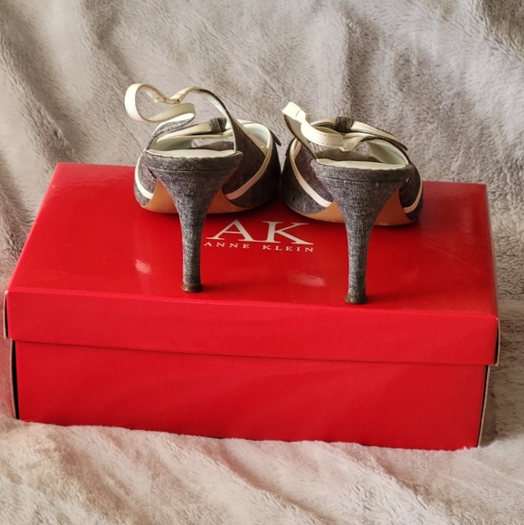 Vintage Anne Klein 8.5M 'Gabay' Black/White Fabric 4" Open Toe Slingback Heels - Picture 4 of 7